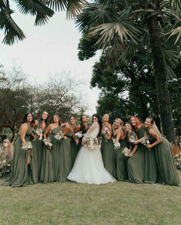 Oieee gente, sou nova por aqui 😅. Queria saber a opinião de vcs. o que acham de um casamento domingo