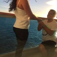Pedido de casamento no por do sol de Montevideu no cruzeiro.