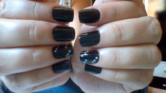 pontinhos em preto