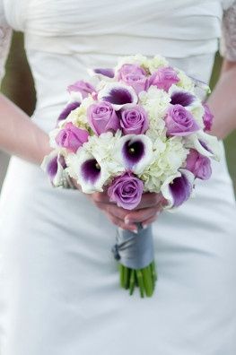 Rosas lilas e copos de leite Picasso