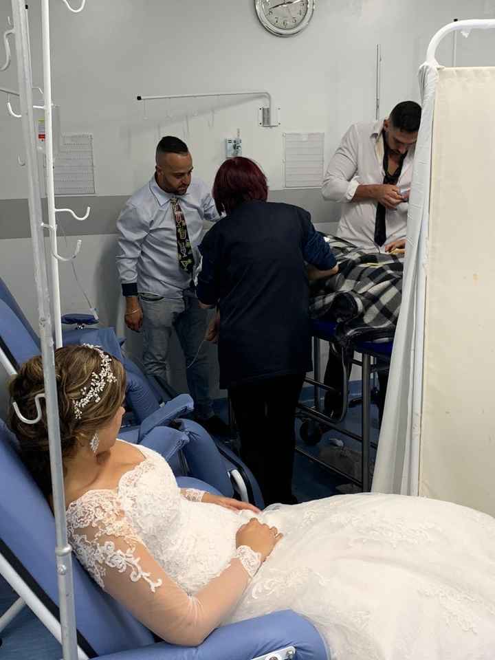 Eu pleníssima de noiva no hospital