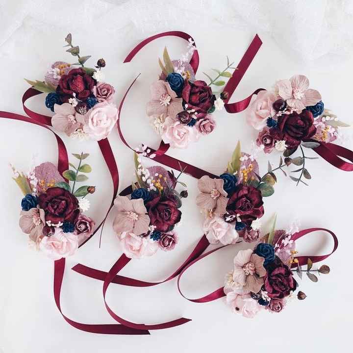 Estou procurando alguém que faça corsage - 1