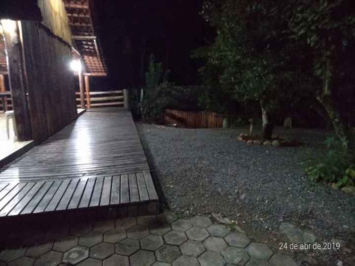 esse é um deck, queria colocar alguma coisa aqui, algum mimo ou algo para as crianças, mas não sei, 