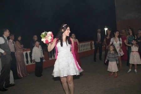 Hora do buque e vestido curto