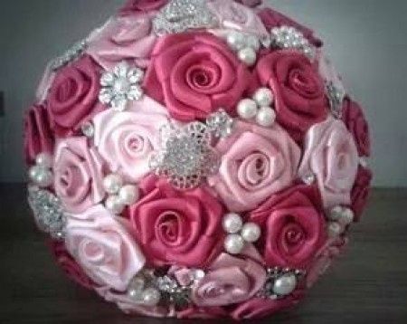 Buquê de Flores de cetim com broches, vejam!! - 3