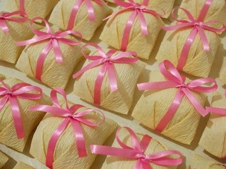 Alguma noivinha que irá fazer  sua decoração rosa e amarelo? - 1