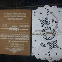 Convite com o papel rendando separado