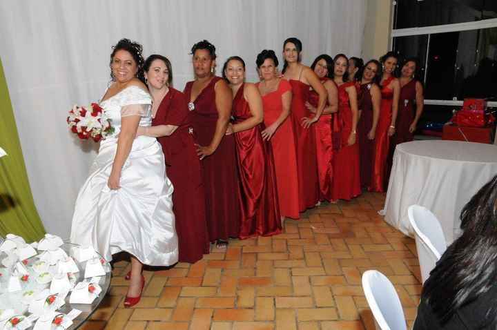 Usei sapato vermelho para combinar com as minhas madrinhas! 
