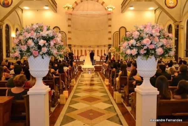 estava pensando a decoração da igreja mais ou menos assim