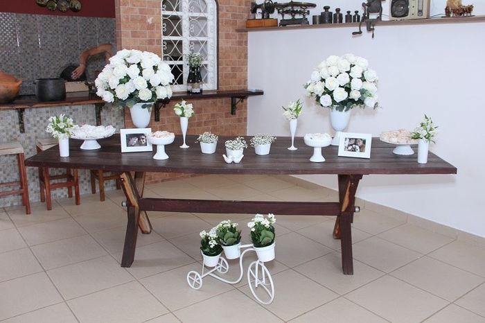 A mesa de bolo... ainda sem o bolo rs