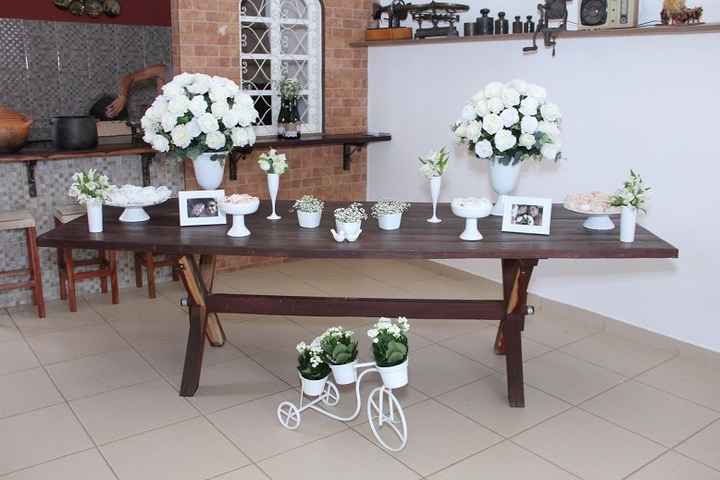 A mesa de bolo... ainda sem o bolo rs