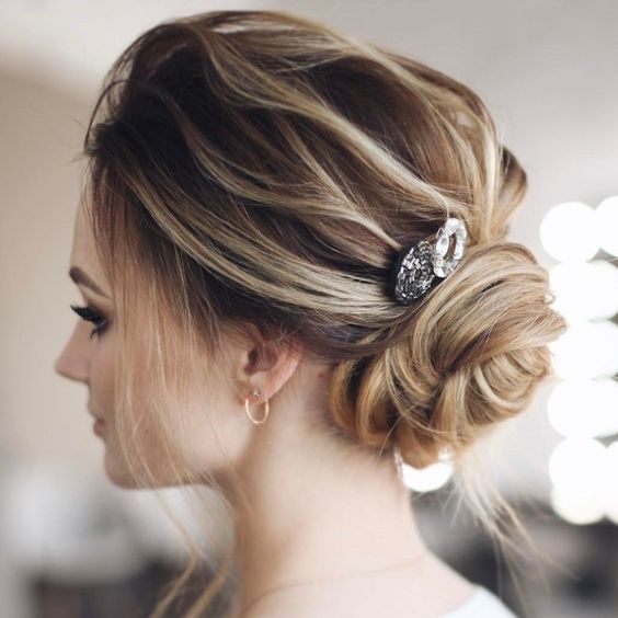 Nem curto, nem longo: penteados para noivas de cabelo médio! 💁‍♀️ 6