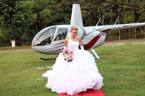 Preços e fotos de limousine,carruagem e helicóptero para chegada da noiva - 7