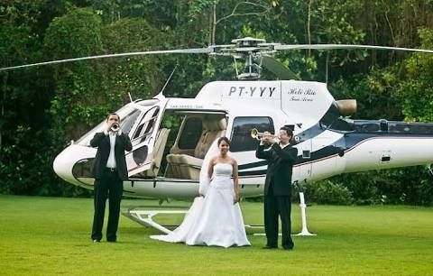 Preços e fotos de limousine,carruagem e helicóptero para chegada da noiva - 9