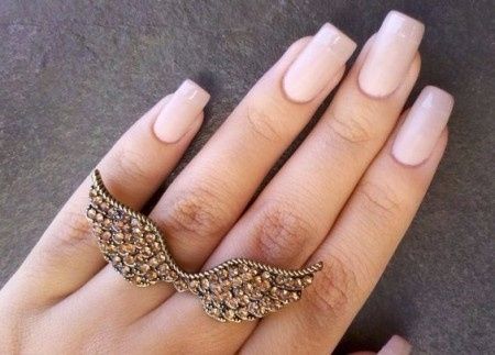 Você é uma noiva tradicional? - As unhas
