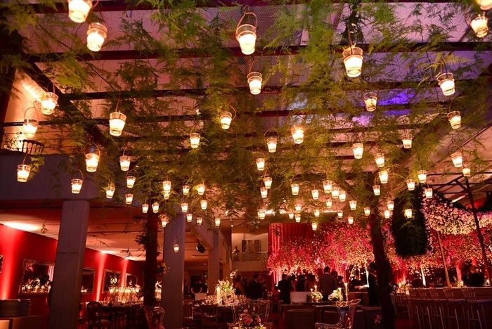 Decoração suspensa: velas e luzes