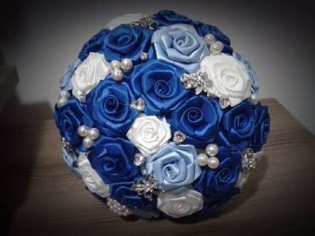 Bouquet de cetim - alguém vai querer  ? - 13