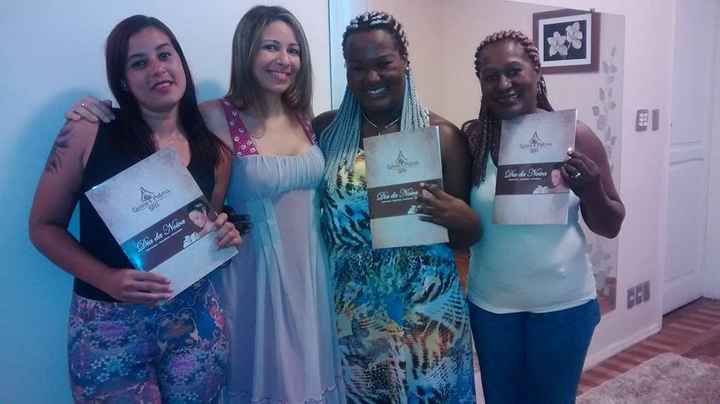 Uma das minhas madrinhas,a maquiadora Gyone,eu e minha mãe..... Todas vão ficar lindas pro grande di