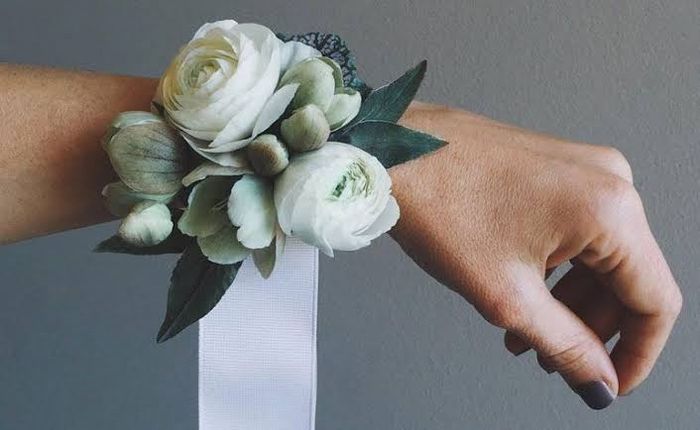 Meninas no casamento civil usar ou não usar buquê, e se usar, buquê de flores naturais ou de outro material (tecido etc...) 6