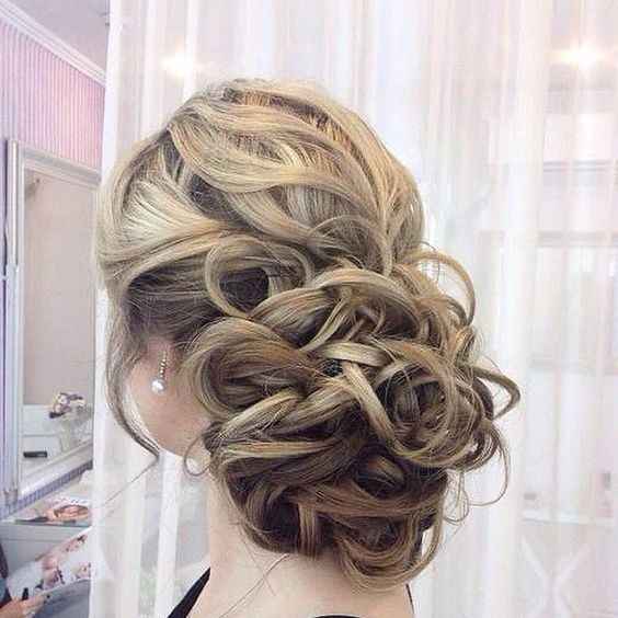 Penteado semipreso para loiras 2