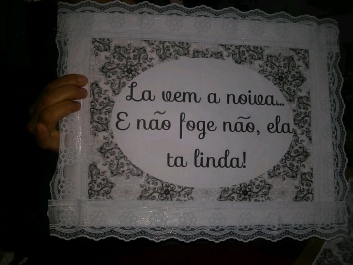 Plaquinha "la vem a noiva" diy - 2