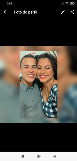 Em sua foto de perfil nas redes sociais, você está com seu amor? 1