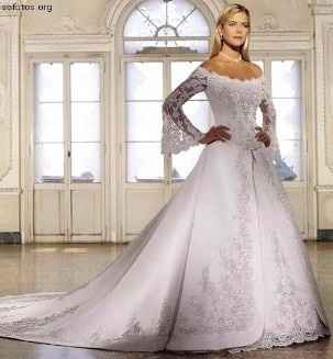 Eu me lembro quando eu era menina eu amava desenhar vestido de noiva, e eu sempre desenhei esse mode