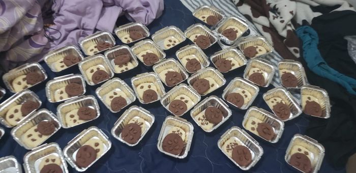 Decidimos colocar na lembrancinha 1 cookie de baunilha e 1 de chocolate pra representar eu e ele, po