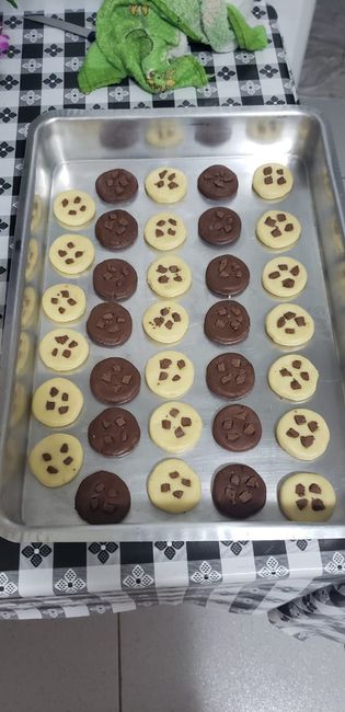 Os cookies fomos nós que fizemos também, com ajuda de uma das madrinhas. Ficaram uma delícia!