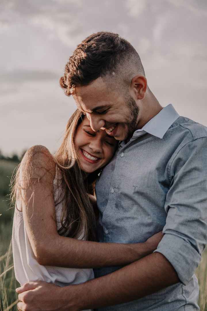 "Meu riso é tão feliz contigo"