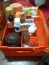 kit toalete laranja e marron