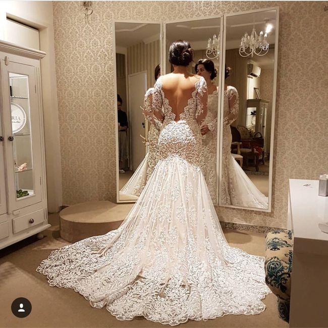 (joicy): o meu vestido de noiva ideal é (alternativa C) 4