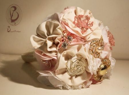 Buquê de broches - 1