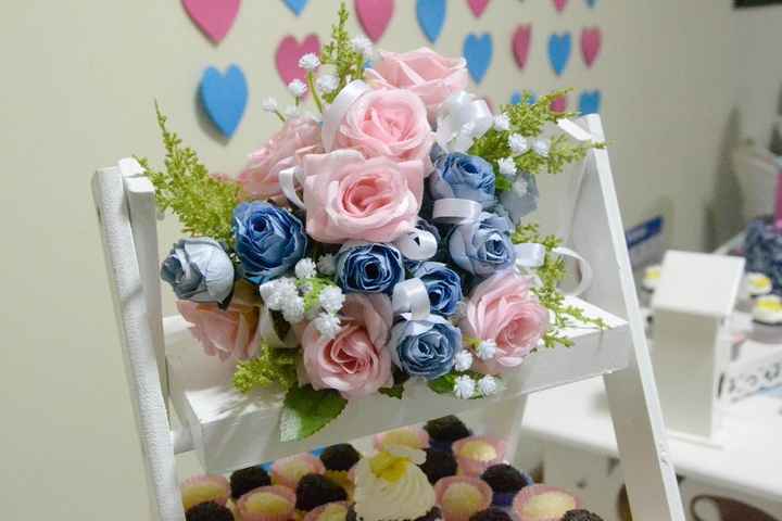 Mimo com flores
