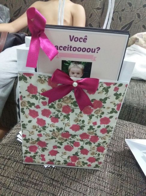 Sacola das mulheres. Para o prender manual dos homens eu fiz um laço igual das mulheres, mas na cor 