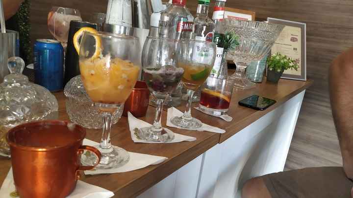 E pra todo mundo ficar alegre... Fechamos o bar!