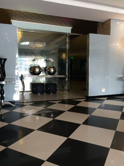 Entrada Salão Perrie com cascata d'agua