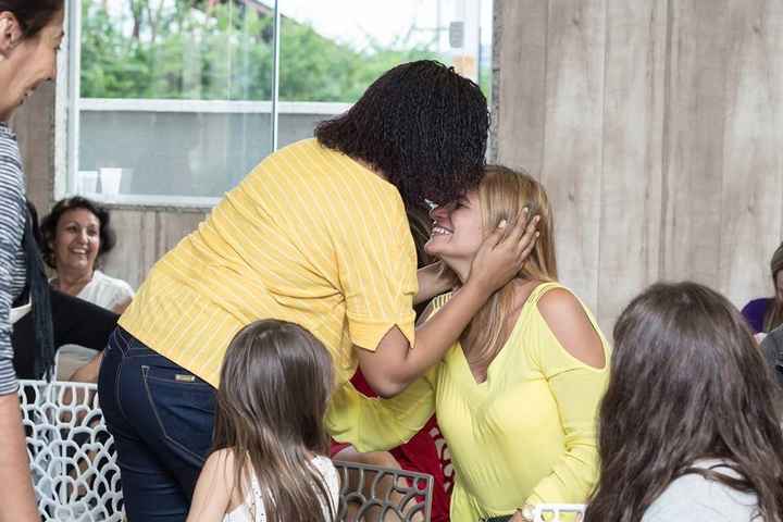 Beijo na boneca.