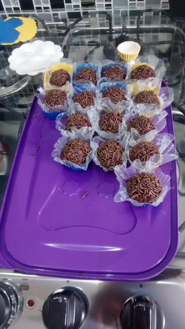 Fazendo os brigadeiros...