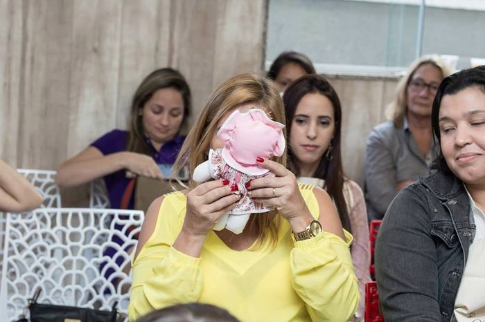 Beijo na boneca.