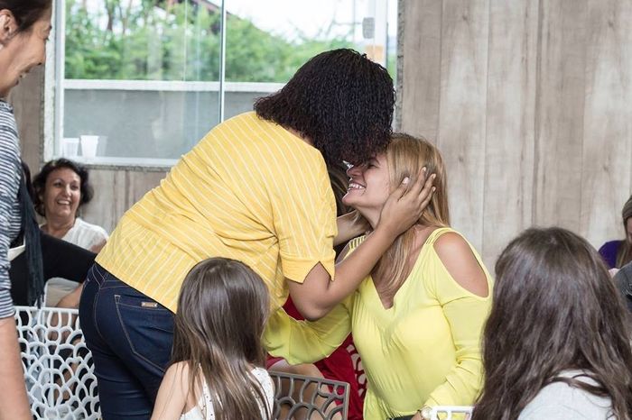 Beijo na boneca.