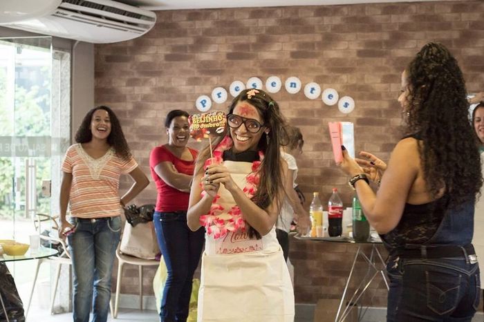 Uma das prendas: fazer um desfile com diversos acessórios.