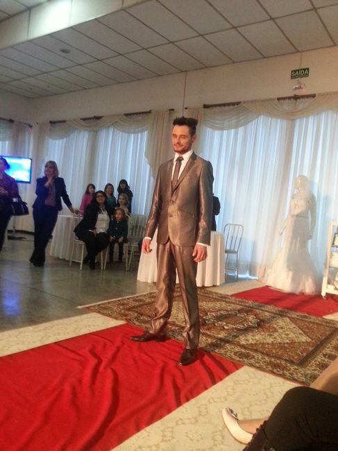 TRAJE NOIVINHO