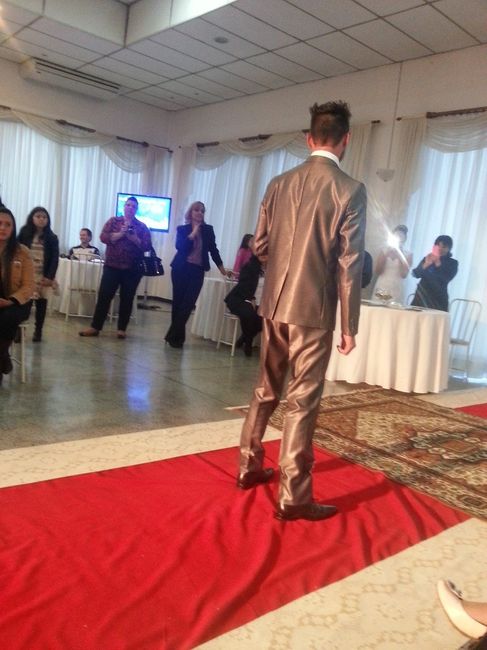 TRAJE NOIVINHO