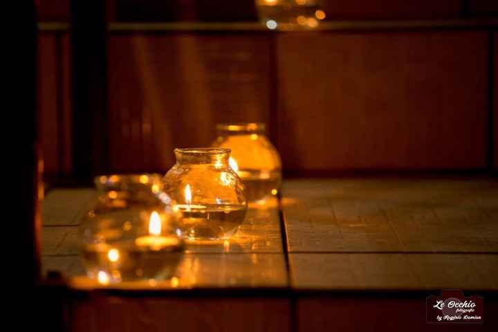Igreja, velas da escadaria.