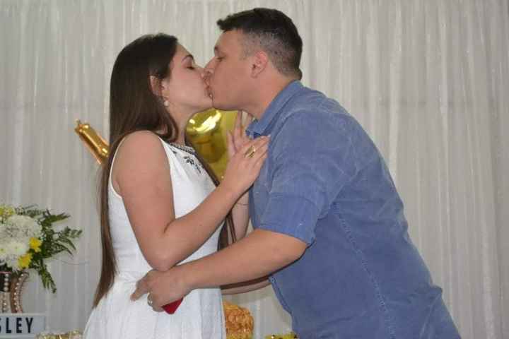Beijo de Noivado.