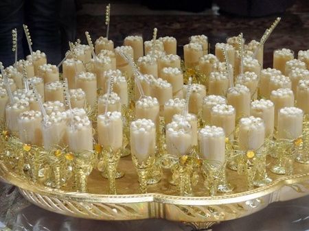 Copinhos com doce de amêndoas