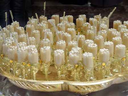 Copinhos com doce de amêndoas