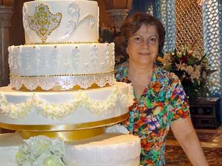 Sônia Azeredo,  responsável por parte dos doces e do bolo de casamento