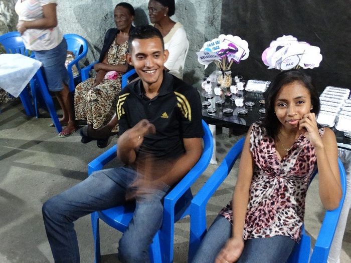 Olha a cara das crianças. Kkk'